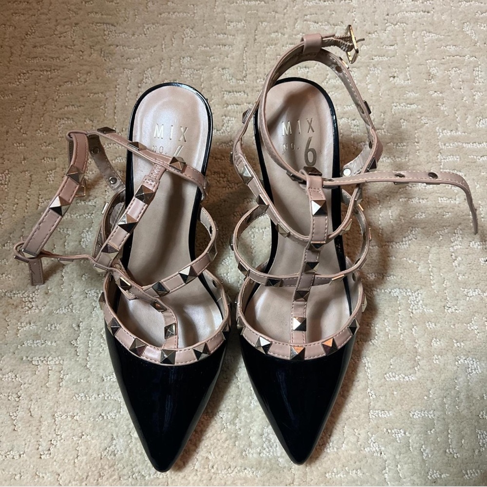 Rockstudded Heels Black and Tan